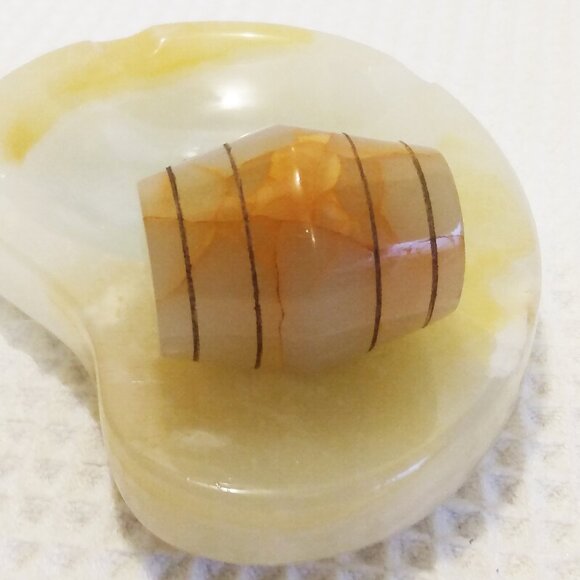 Vintage Alabaster Butterscotch Marble Keg Ashtray - Picture 8 of 11